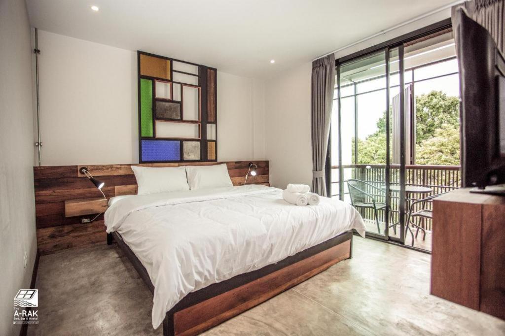 The Arak Bed Bar And Hostel Chiang Mai Exterior photo